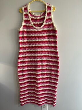 Kitri Red Pink White Sleeveless Striped Stretch Relaxed Knit Womens Sheath Dress